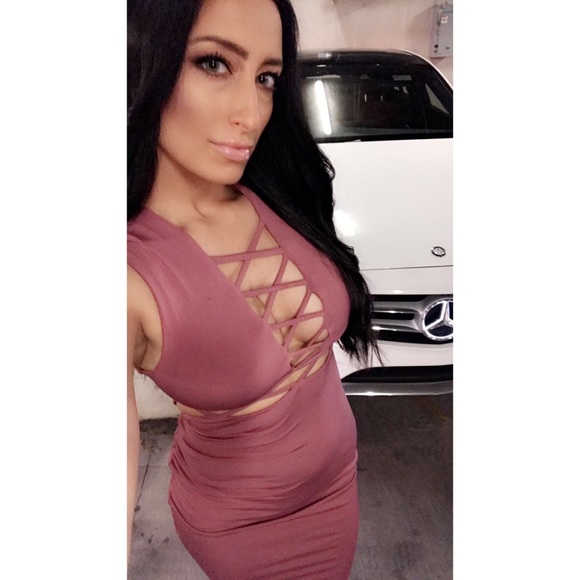 🔥🖤MEET YOUR POSHER🖤🔥 - Picture 4 of 7